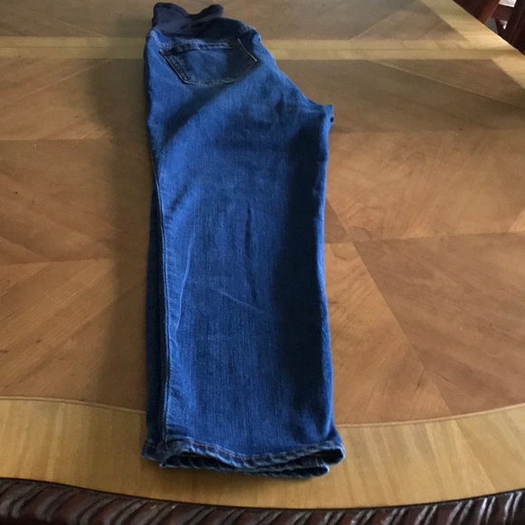 Old Navy Maternity  Boyfriend Skinny Jeans S 2 - Picture 2 of 5